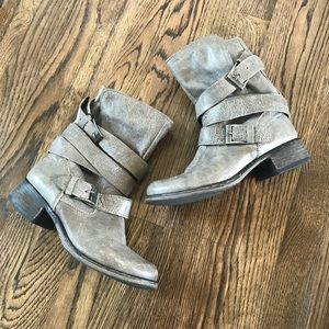 Steve Madden taupe leather combat boot